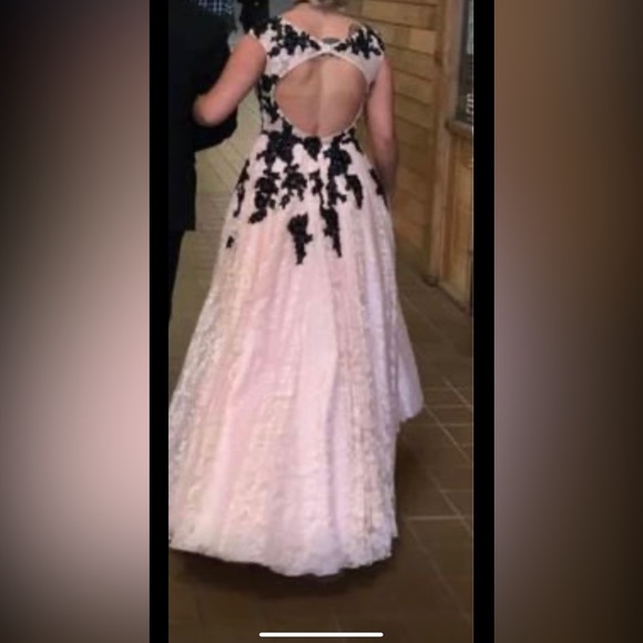 Size 6, one of a kind, Prom Dress - Picture 2 of 2